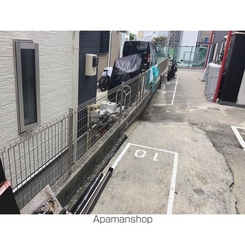 ヒルズ白楽Iの玄関写真
