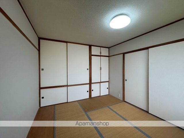 春光ユニバーサルマンションの内装写真