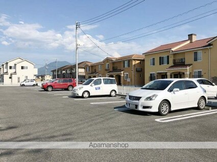 山梨県笛吹市石和町井戸[1LDK/37.13m2]の駐車場2