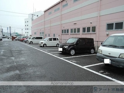 ソレイユ中央[2DK/57m2]の駐車場4