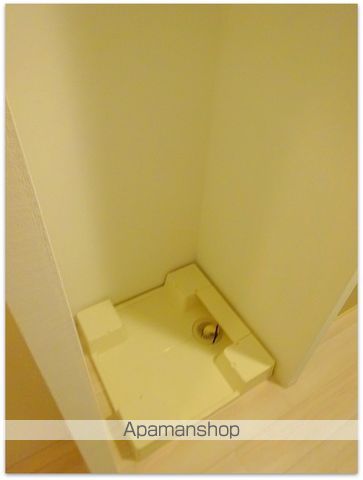 C0MF0RIA心斎橋EASTの内装写真