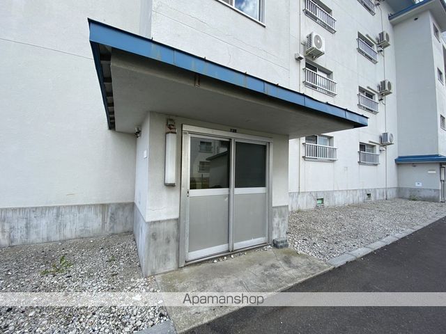 ビレッジハウス函館1号棟の玄関写真