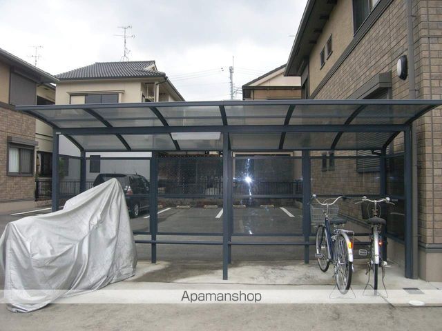 ロイヤルコート A棟の外観写真
