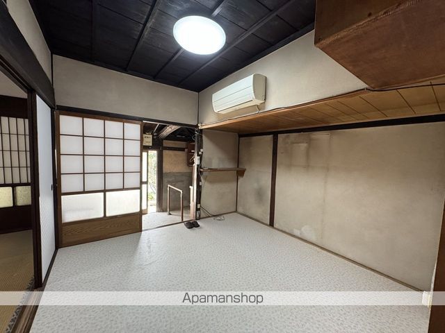 山川町原町貸家の内装写真
