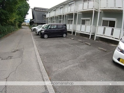 ＳｕｒｐｌｕｓＯｎｅポアーロ[1K/28.03m2]の駐車場