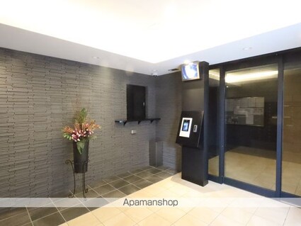 愛知県名古屋市東区泉２丁目[1DK/28.05m2]のエントランス