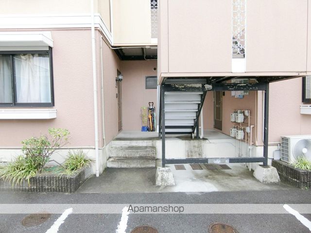 セジュール伊勢田の玄関写真
