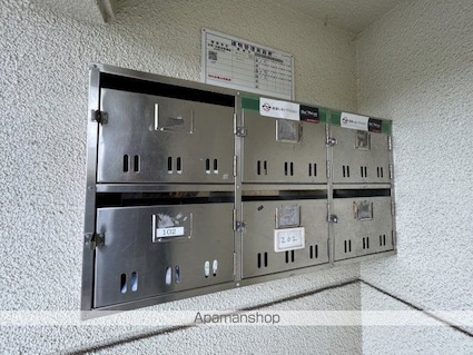 メゾン江波東[2DK/52m2]の共用部1