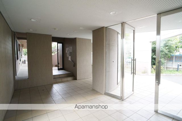 ルーチェ緑が丘Aの玄関写真