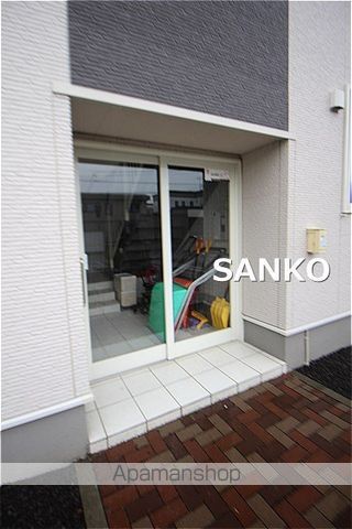 ロイヤルビレッジの玄関写真