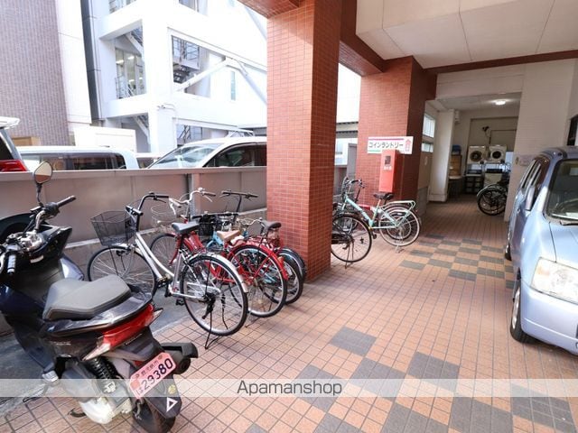 オークビラ上之園の玄関写真