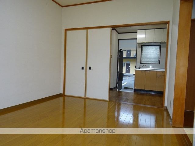 レヴール綾田A棟の内装写真