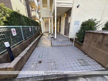レオネクスト中野上鷺宮[1K/21.24m2]のエントランス