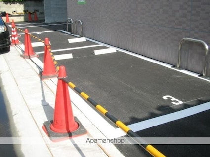 Ｓｍｉｌｅ花ノ宮[1K/28m2]の駐車場