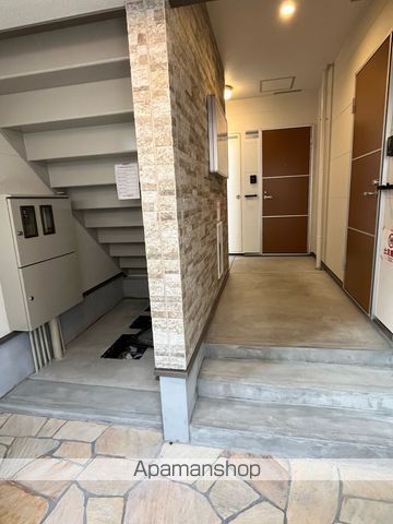 フジパレス堺浜寺石津III番館の玄関写真