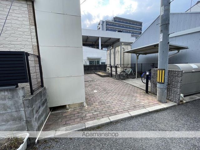 レオパレスルリームIIの玄関写真