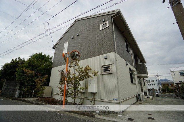 Augustの外観写真