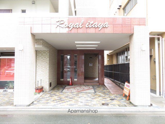 ROYAL ITAYAの玄関写真