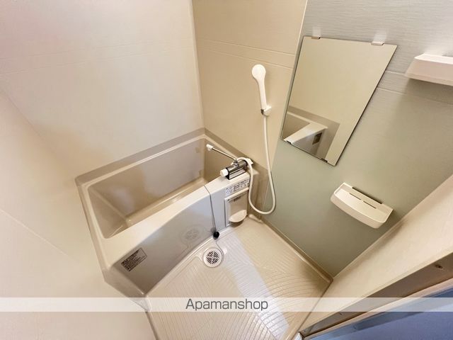 F asesia cerの内装写真