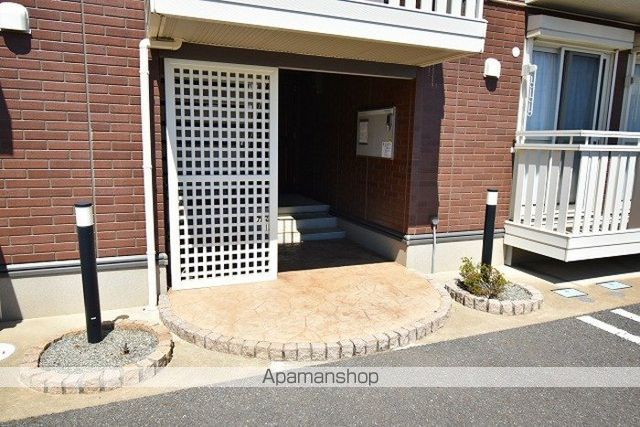 エタージュBの玄関写真