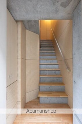 ＲＯＫＡ　ＴＥＲＲＡＺＺＡ[1K/34.46m2]の玄関