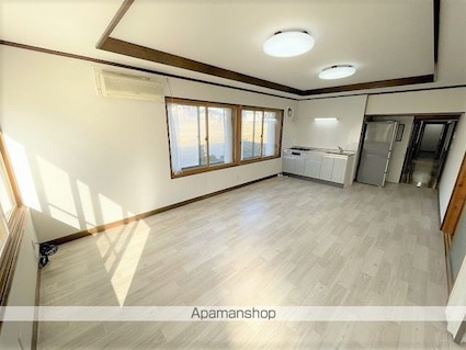 松川戸建[7SLDK/202.44m2]の内装4