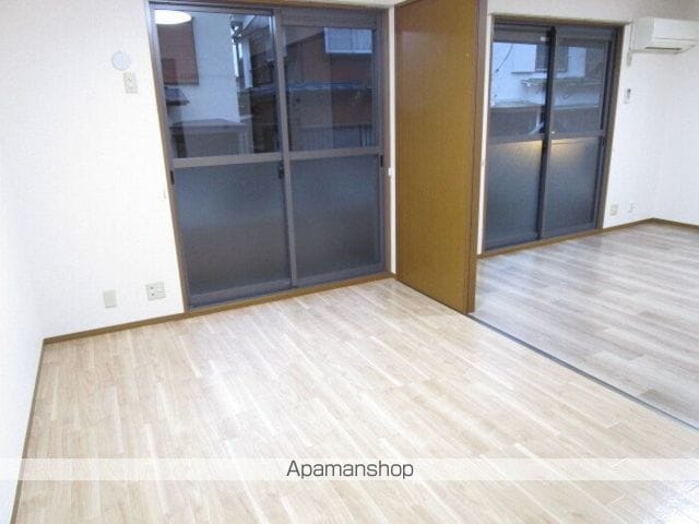 ヴィクトワール・コートの内装写真
