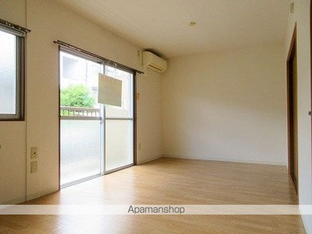 両角アパートの内装写真