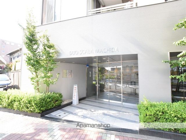 デュオスカーラ町田の玄関写真