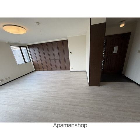 小茂根ビルの内装写真