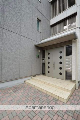 ウィスティリア A棟の玄関写真