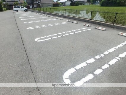 アルカンシエルＢ棟[1LDK/45.72m2]の駐車場
