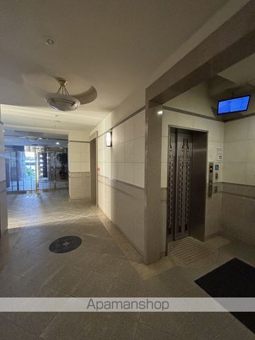 クラウンハイム北心斎橋フラワーコートの玄関写真