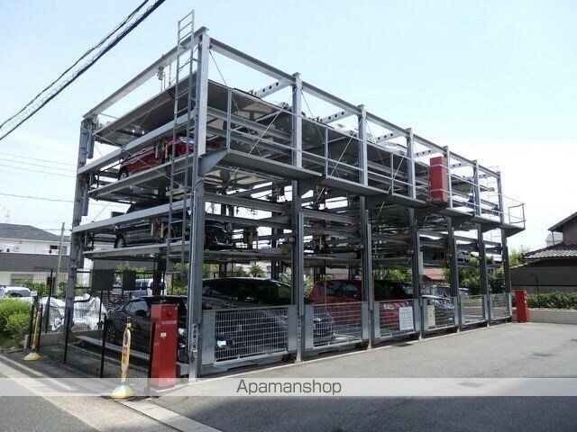 愛知県名古屋市千種区茶屋が坂１丁目[1K/27m2]の駐車場1