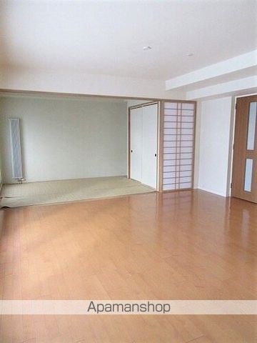 グランアルト福住オーヴェスト棟の内装写真