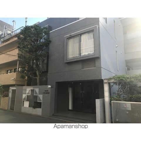 原宿東急アパートメントの玄関写真