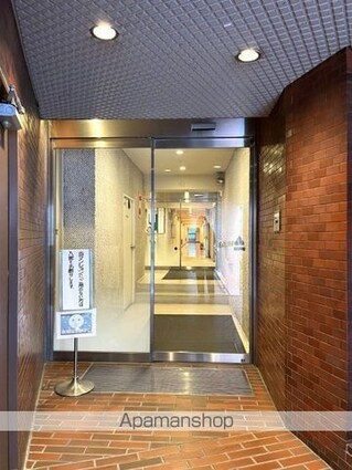 東京都千代田区神田小川町３丁目[1R/14.84m2]のエントランス1