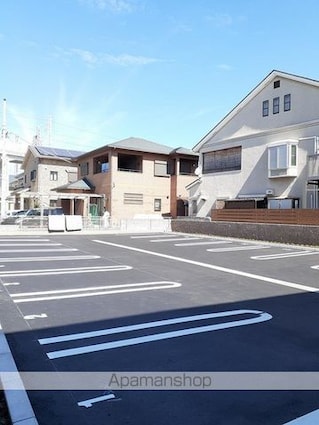 マリオ高松北[1K/26.09m2]の駐車場