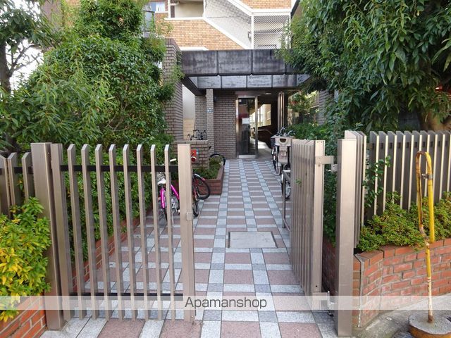 マンション新屋の玄関写真