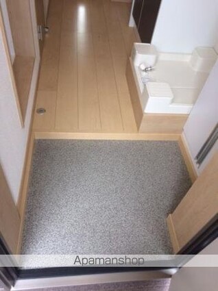 クレセント中野[1K/17.6m2]の玄関