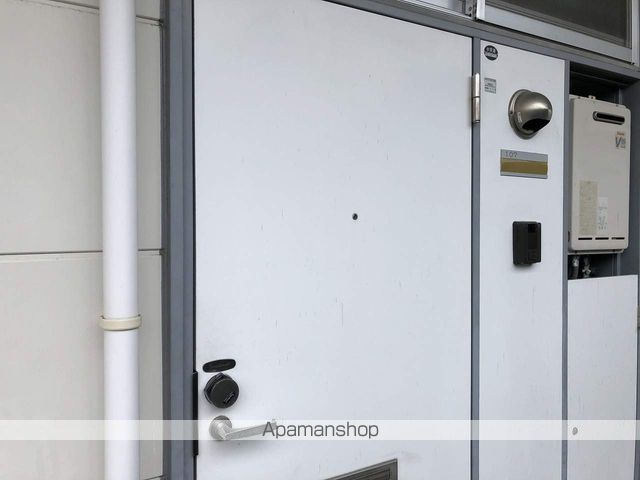 レオパレスグリークの玄関写真
