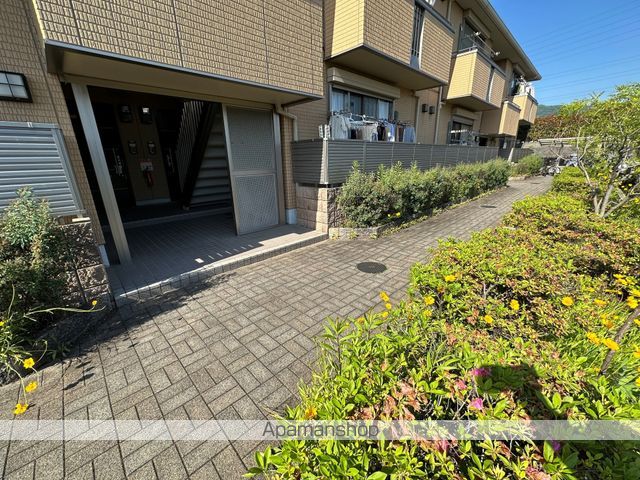シャーメゾン東花園の玄関写真