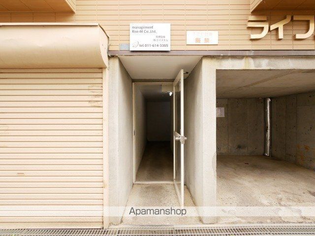 ライフコート小谷の玄関写真