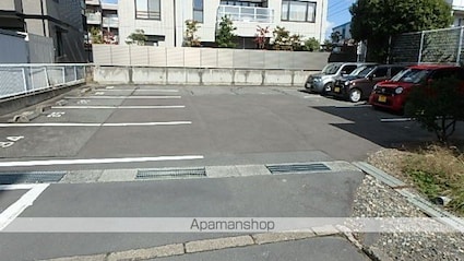 ３パーシモンズパレス[1K/25.5m2]の駐車場