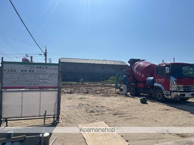 新潟市西区上新栄町アパートの外観写真