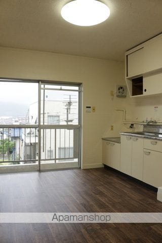ヴィラナリー三原5号棟の内装写真
