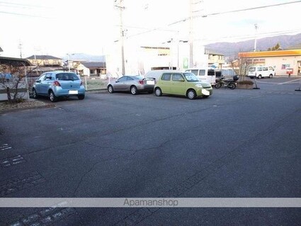 グランディール中村Ａ[3K/50.39m2]の駐車場