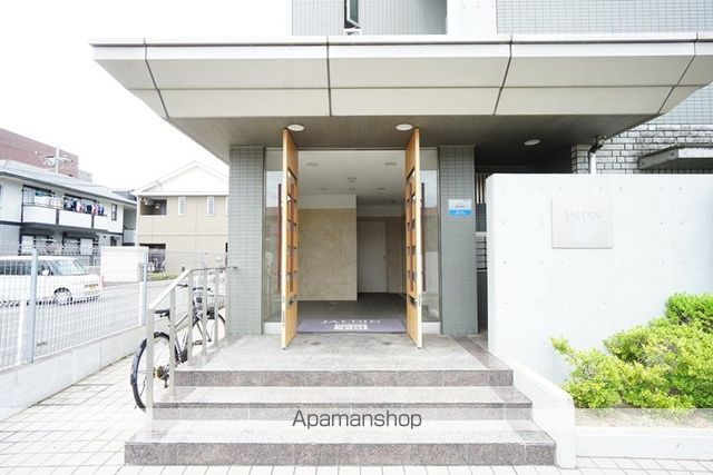 ジャルダン平田の玄関写真