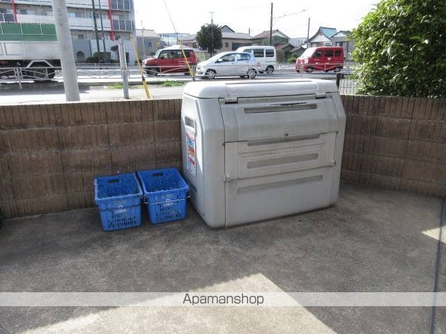 レオパレス川崎港町の玄関写真