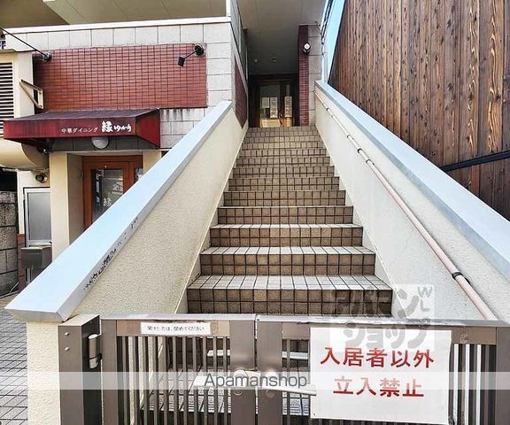 ロイヤルシップの玄関写真